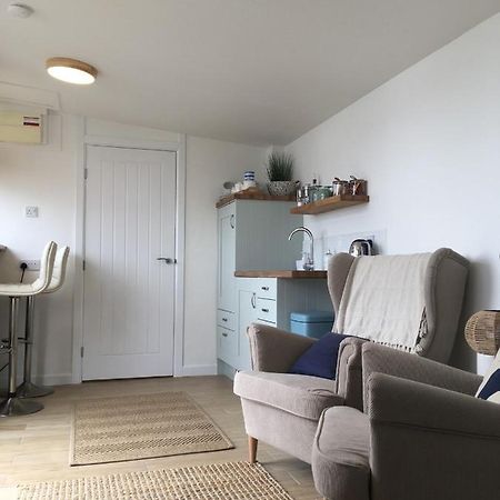 1-Bedroom Chalet With Parking On Site Лу Экстерьер фото