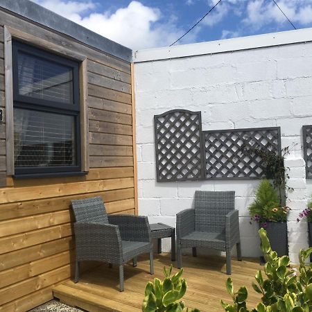 1-Bedroom Chalet With Parking On Site Лу Экстерьер фото